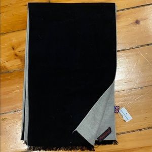 NWT English Laundry Scarf